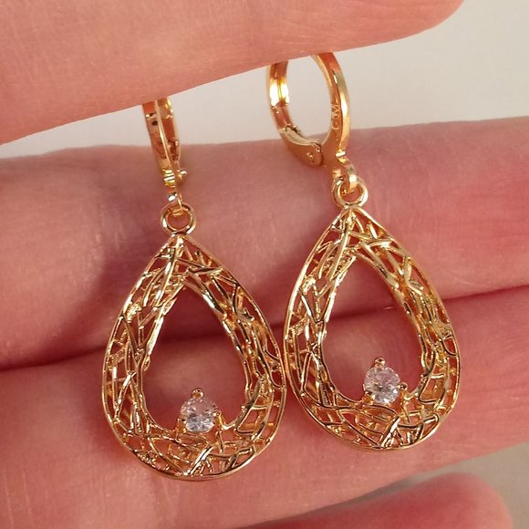 18K Yellow Gold Filled Diamond Zircon Hollow Weaved Leaf Dangle Earrings .11ctw - Picture 1 of 4